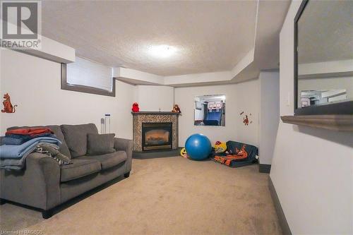 525 19Th Street W, Owen Sound, ON - Indoor With Fireplace