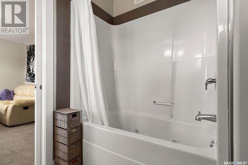 8822 Hincks Lane, Regina, SK - Indoor Photo Showing Bathroom