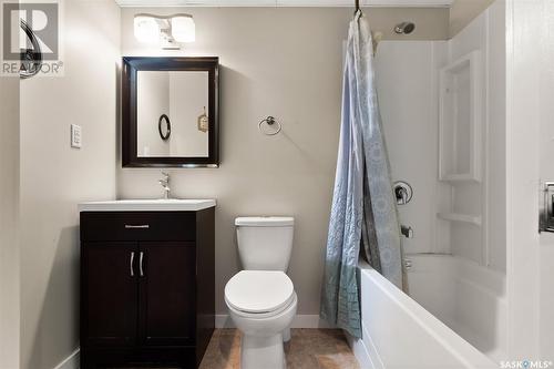 8822 Hincks Lane, Regina, SK - Indoor Photo Showing Bathroom