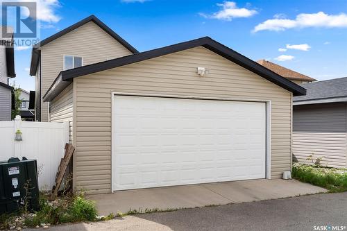 8822 Hincks Lane, Regina, SK - Outdoor With Exterior