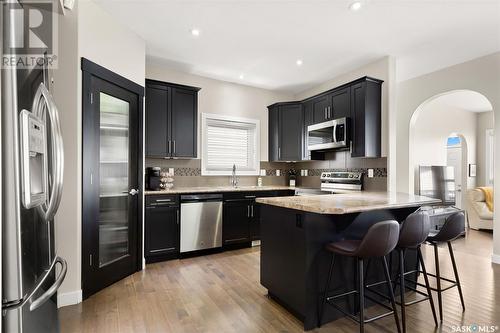 8822 Hincks Lane, Regina, SK - Indoor Photo Showing Kitchen With Upgraded Kitchen