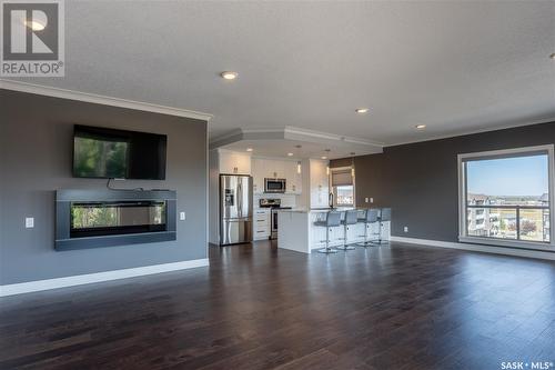 308 2800 Lakeview Drive, Prince Albert, SK - Indoor Photo Showing Living Room