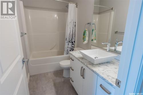 308 2800 Lakeview Drive, Prince Albert, SK - Indoor Photo Showing Bathroom