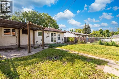 522 W Avenue S, Saskatoon, SK - Outdoor