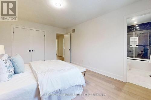 111 Hudson Crescent, Bradford West Gwillimbury, ON - Indoor Photo Showing Bedroom