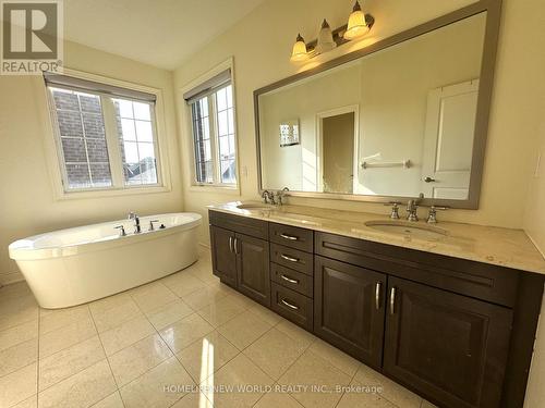 145 Fitzmaurice Drive, Vaughan, ON - Indoor Photo Showing Bathroom