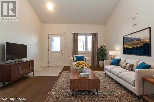 30 Lahey Crescent, Penetanguishene, ON - Indoor Photo Showing Living Room