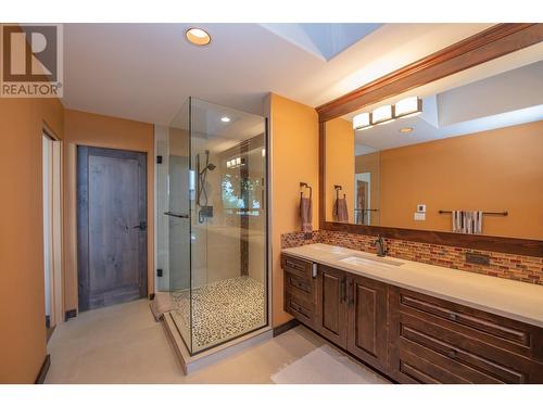 8595 Okanagan Landing Road, Vernon, BC - Indoor Photo Showing Bathroom