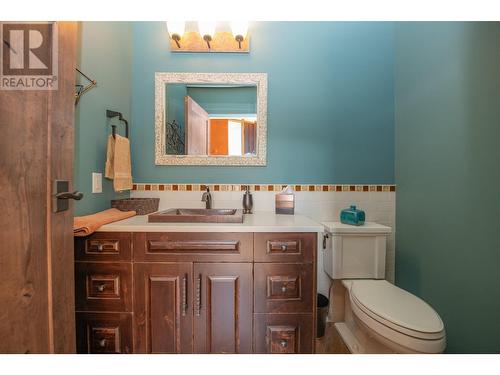 8595 Okanagan Landing Road, Vernon, BC - Indoor Photo Showing Bathroom