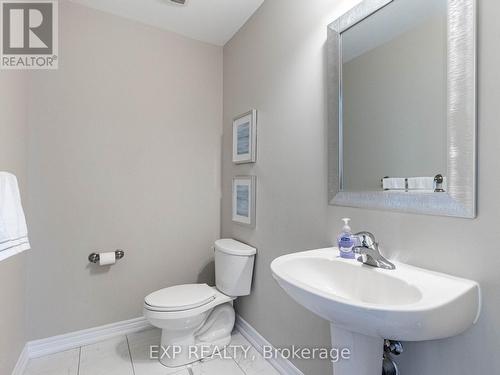 353 Hincks Drive, Milton, ON - Indoor Photo Showing Bathroom