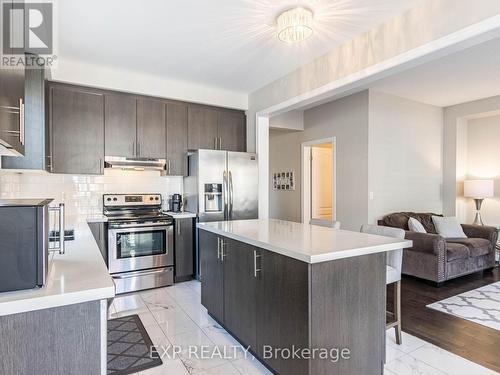 353 Hincks Drive, Milton, ON - Indoor Photo Showing Kitchen With Upgraded Kitchen