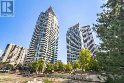 802 - 33 Elm Drive, Mississauga (Mississauga Valleys), ON - Outdoor With Facade