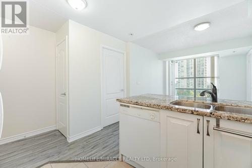 802 - 33 Elm Drive, Mississauga, ON - Indoor Photo Showing Kitchen With Double Sink