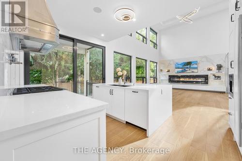 527 Taplow Crescent, Oakville, ON - Indoor Photo Showing Kitchen