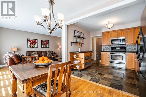 2479 Exeter Crescent, Burlington, ON - Indoor Photo Showing Dining Room