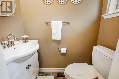 2479 Exeter Crescent, Burlington, ON - Indoor Photo Showing Bathroom