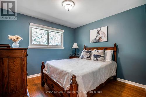 2479 Exeter Crescent, Burlington, ON - Indoor Photo Showing Bedroom