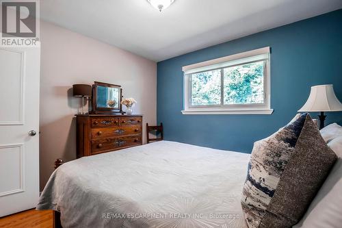 2479 Exeter Crescent, Burlington, ON - Indoor Photo Showing Bedroom