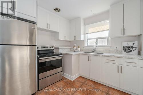 75 Mcmurchy Avenue S, Brampton (Brampton South), ON - Indoor Photo Showing Kitchen