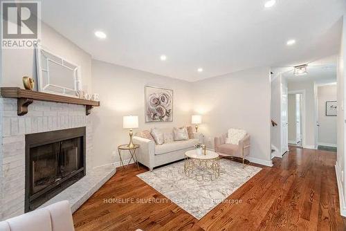 5522 Holbrook Road, Mississauga (Central Erin Mills), ON - Indoor Photo Showing Living Room With Fireplace