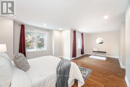 5522 Holbrook Road, Mississauga (Central Erin Mills), ON - Indoor Photo Showing Bedroom