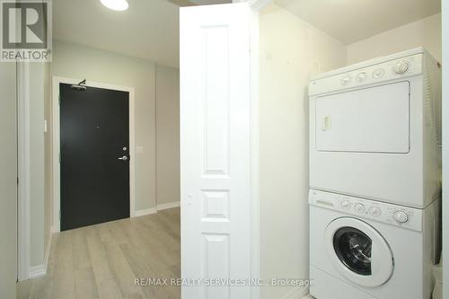 2807 - 223 Webb Drive, Mississauga (City Centre), ON - Indoor Photo Showing Laundry Room