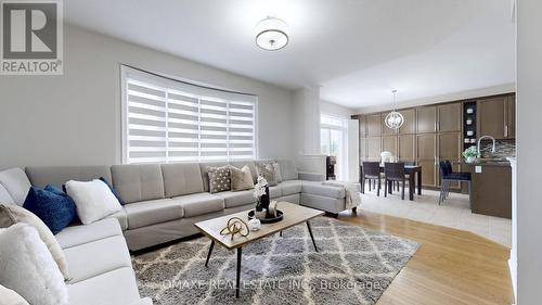 43 Larson Peak Road, Caledon, ON - Indoor Photo Showing Living Room