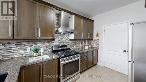 43 Larson Peak Road, Caledon, ON - Indoor Photo Showing Kitchen