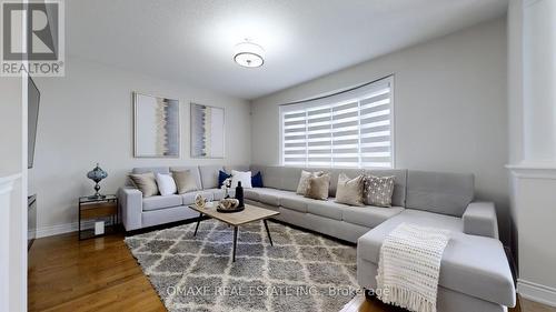 43 Larson Peak Road, Caledon, ON - Indoor Photo Showing Living Room