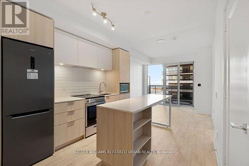 905 - 70 Annie Craig Drive, Toronto, ON - Indoor Photo Showing Kitchen With Upgraded Kitchen