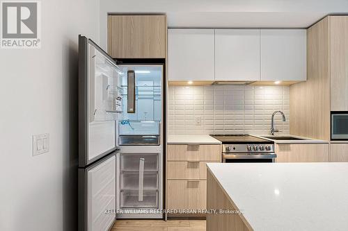 905 - 70 Annie Craig Drive, Toronto (Mimico), ON - Indoor Photo Showing Kitchen With Upgraded Kitchen