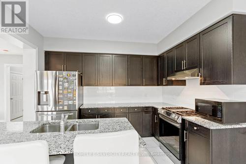 35 Waterbow Trail, Kitchener, ON - Indoor Photo Showing Kitchen With Stainless Steel Kitchen With Double Sink With Upgraded Kitchen