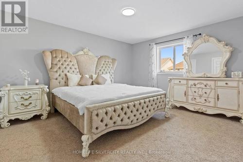 35 Waterbow Trail, Kitchener, ON - Indoor Photo Showing Bedroom