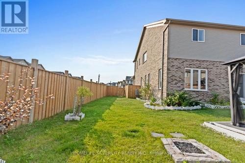 35 Waterbow Trail, Kitchener, ON - Outdoor