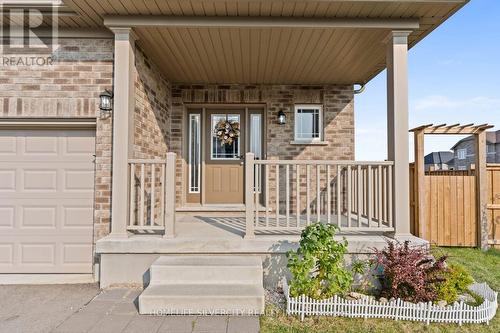 35 Waterbow Trail, Kitchener, ON - Outdoor