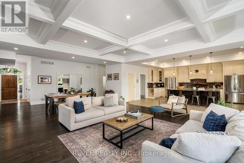 8 Runnymede Road, Port Colborne, ON - Indoor Photo Showing Living Room