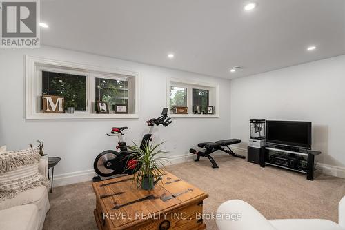 8 Runnymede Road, Port Colborne, ON - Indoor Photo Showing Other Room