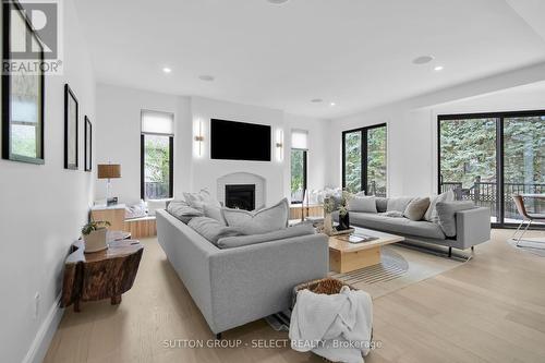 46 Exmoor Place, London, ON - Indoor Photo Showing Living Room With Fireplace