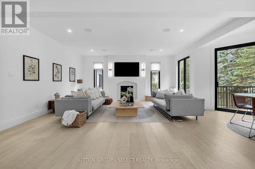 46 Exmoor Place, London, ON - Indoor Photo Showing Living Room With Fireplace