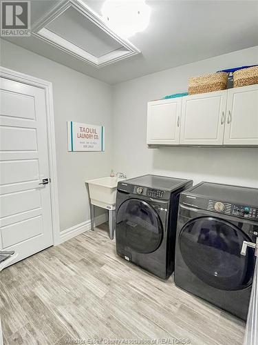 1866 Queens Valley Drive, Kingsville, ON - Indoor Photo Showing Laundry Room