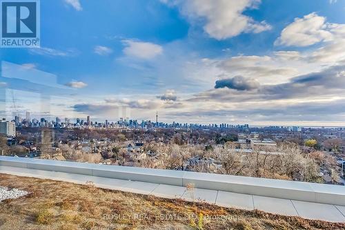 412 - 835 St Clair Avenue W, Toronto, ON - Outdoor With View