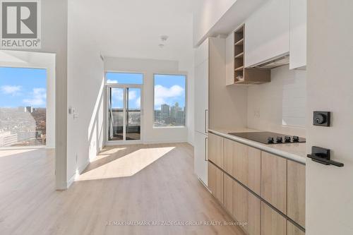 2511 - 319 Jarvis Street, Toronto (Church-Yonge Corridor), ON - Indoor Photo Showing Kitchen With Upgraded Kitchen