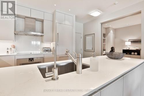 506 - 25 Scrivener Square, Toronto (Rosedale-Moore Park), ON - Indoor Photo Showing Kitchen With Double Sink With Upgraded Kitchen