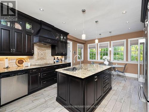 28 Joel Swirsky Boulevard, Toronto (Clanton Park), ON - Indoor Photo Showing Kitchen With Upgraded Kitchen