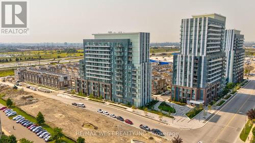 1106 - 60 Honeycrisp Crescent, Vaughan, ON - Outdoor With View