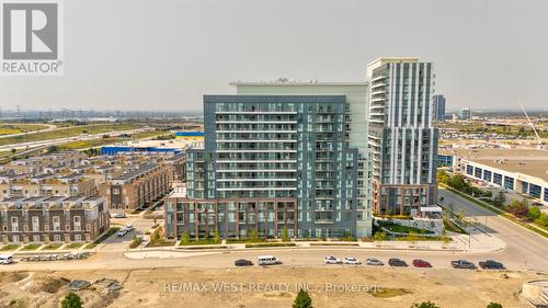 1106 - 60 Honeycrisp Crescent, Vaughan, ON - Outdoor With View