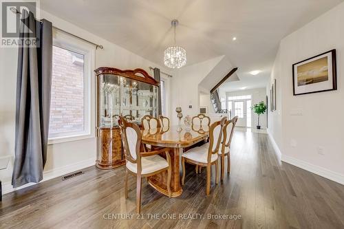 152 Frederick Pearson Street, East Gwillimbury, ON - Indoor Photo Showing Dining Room