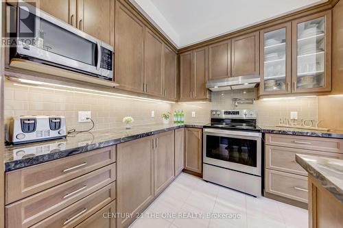 152 Frederick Pearson Street, East Gwillimbury, ON - Indoor Photo Showing Kitchen With Stainless Steel Kitchen With Upgraded Kitchen