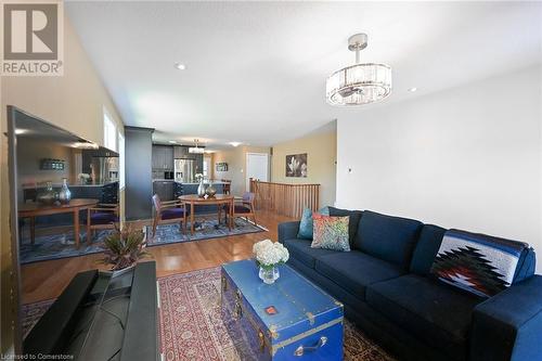 28 Woodburn Avenue, St. Catharines, ON - Indoor Photo Showing Living Room