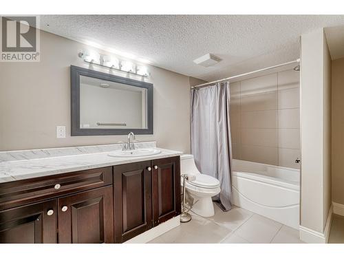 14395 Herron Road Unit# 106, Summerland, BC - Indoor Photo Showing Bathroom